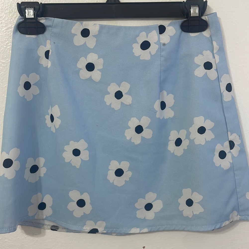 Princess Polly mini skirt with flowers